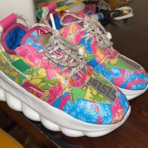 Versace sneakers size 38 fits more like 37